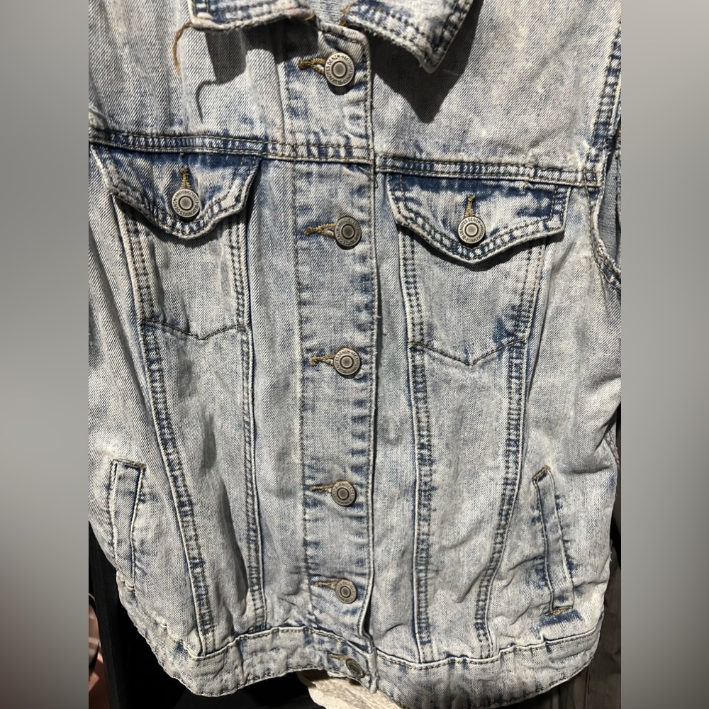 SLEEVELESS DENIM JACKET - Picture 3 of 3
